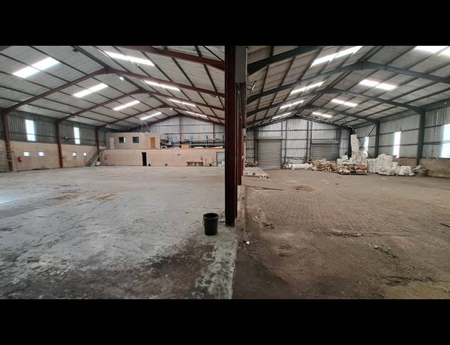 2,250M² FACTORY TO LET IN ALTON